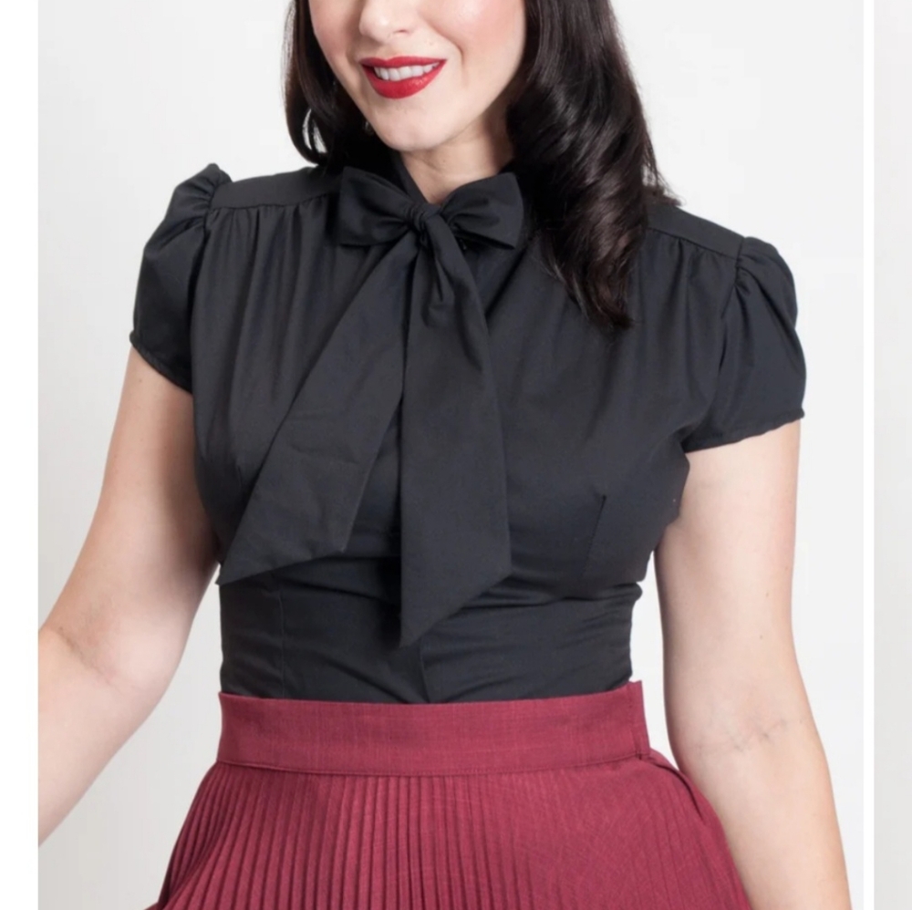 Heart of Haute Secretary blouse 1x Black